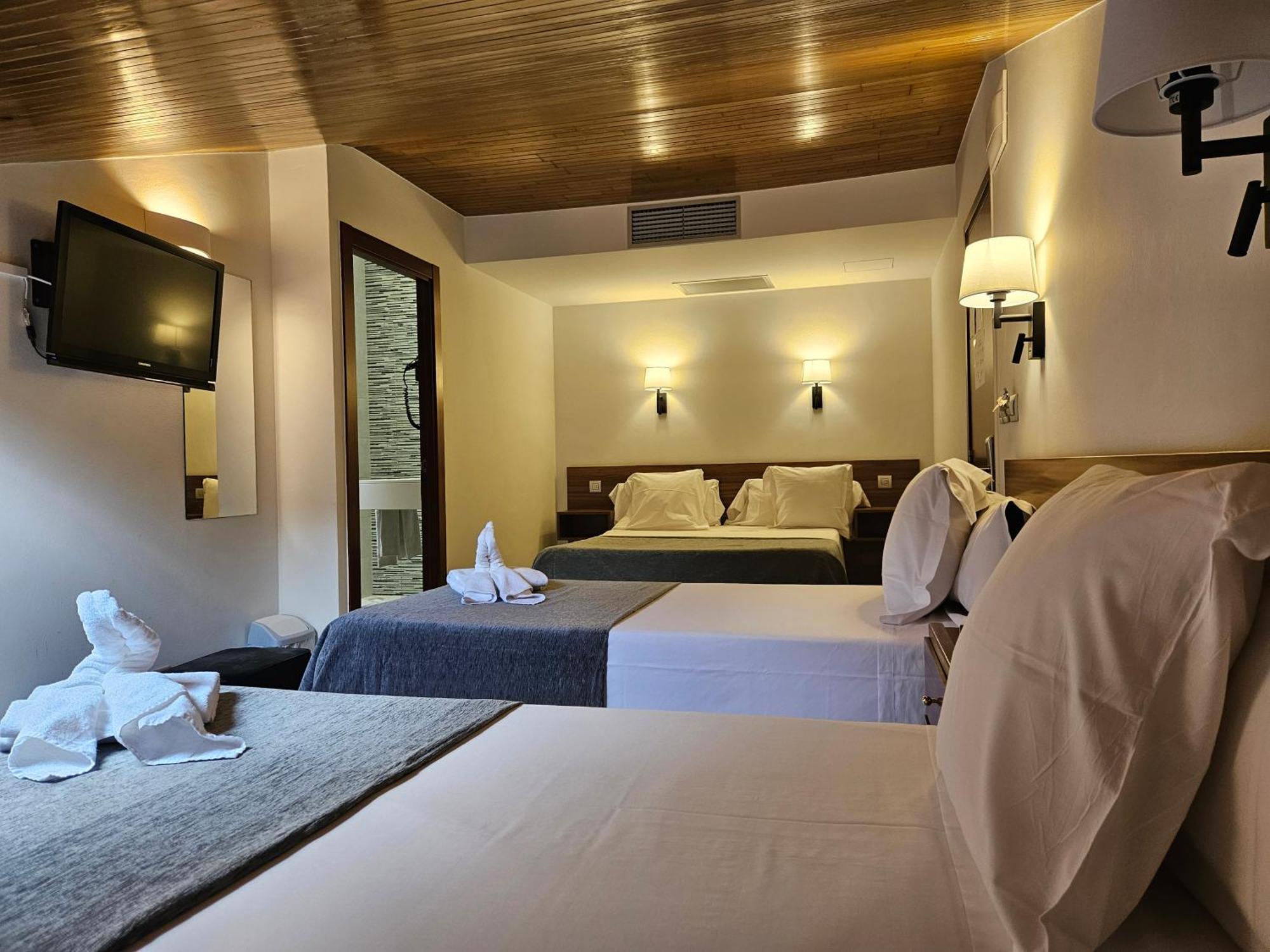 Hotel Les 7 Claus 안도라라베야 외부 사진